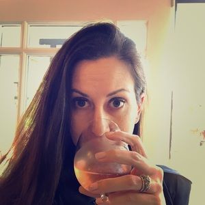 Meet your Posher, Leslie